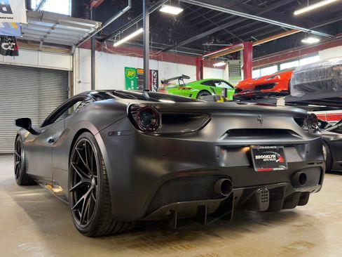 Used 2017 Ferrari 488 GTB RWD image 10