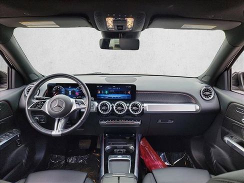 Used 2025 Mercedes-Benz GLB 250 image 18