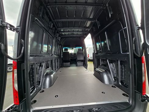 New 2025 Mercedes-Benz Sprinter 2500 image 15