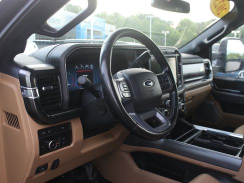Used 2023 Ford F250 Lariat w/ Sport Appearance Package AWD/4WD image 17