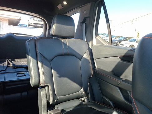 Used 2023 Honda Pilot TrailSport image 16