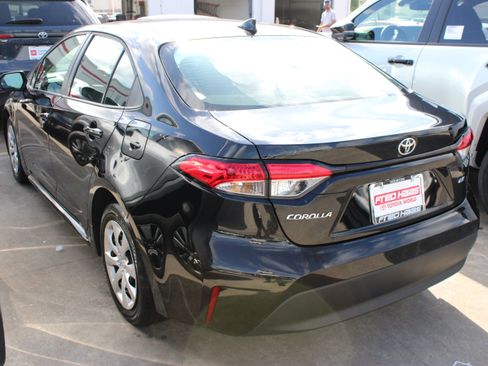 Used 2026 Toyota Corolla LE FWD image 5
