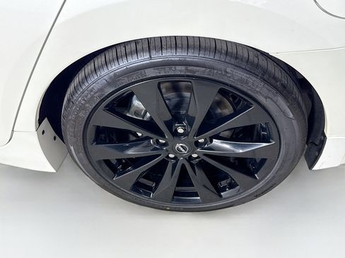 Used 2023 Nissan Maxima SR w/ Sport Mat Group image 38