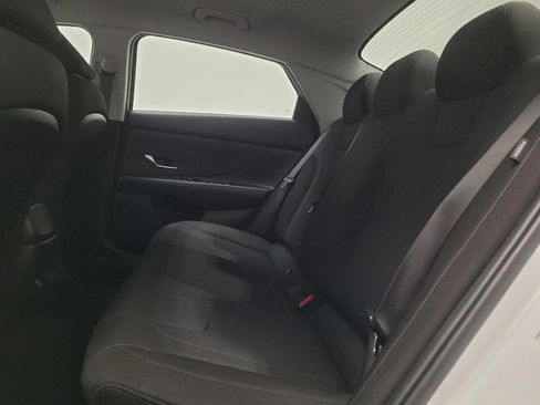Used 2025 Hyundai Elantra SE w/ Cargo Package FWD image 18