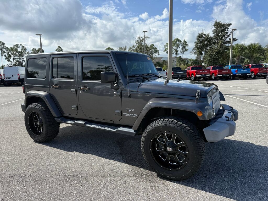 Used 2017 Jeep Wrangler Unlimited Sahara w/ Connectivity Group AWD/4WD image 1