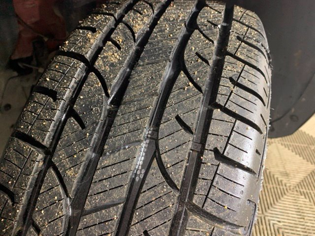 Used 2019 Ford Explorer XLT w/ Equipment Group 202A AWD/4WD image 39