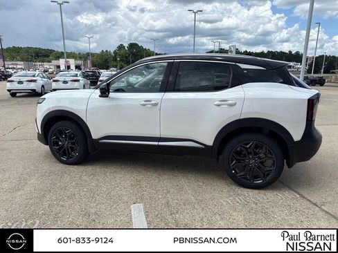 New 2025 Nissan Kicks SR image 8