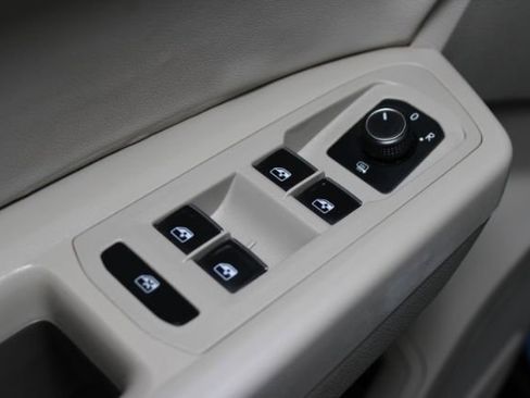 Used 2019 Volkswagen Atlas SE w/ Towing Package image 13