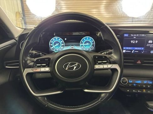 Used 2021 Hyundai Elantra SEL w/ Convenience + Premium Package FWD image 16