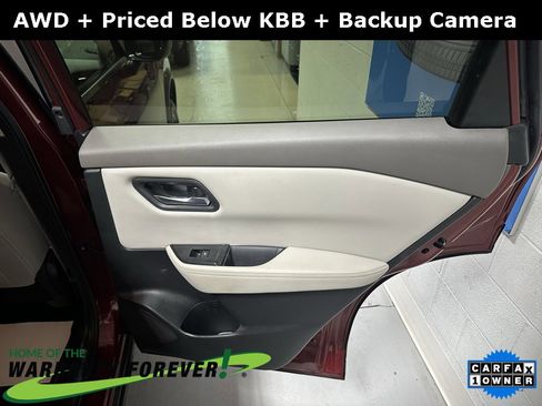 Used 2024 Nissan Rogue SV image 21