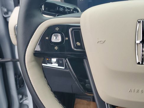 New 2026 Lincoln Corsair Premiere image 15