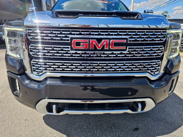 Used 2022 GMC Sierra 2500 Denali w/ Denali Black Diamond Edition AWD/4WD image 8