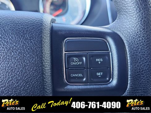 Used 2018 Dodge Grand Caravan SE w/ UConnect Hands-Free Group image 30