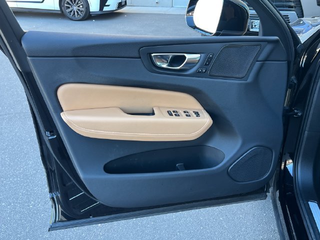 Used 2022 Volvo XC60 B5 Inscription w/ Advanced Package FWD image 25