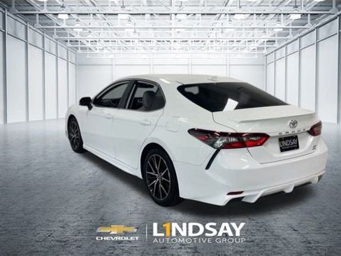 Used 2023 Toyota Camry SE w/ Cold Weather Package AWD/4WD image 8