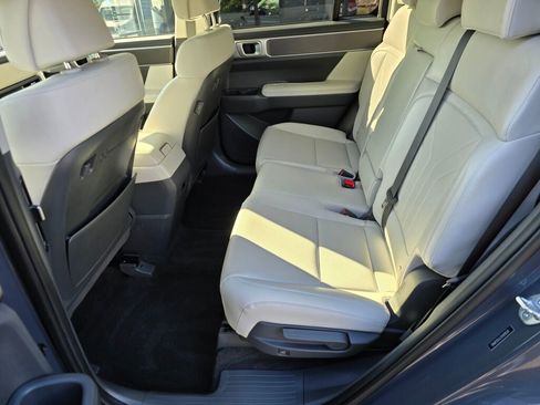 Used 2025 Hyundai Santa Fe SEL image 14