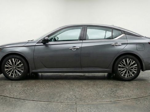 Used 2025 Nissan Altima 2.5 SV image 5