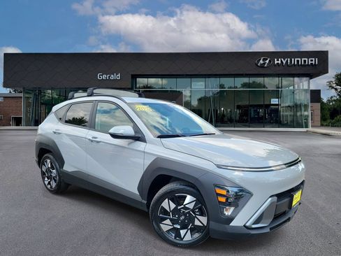 Certified 2025 Hyundai Kona SEL FWD image 1