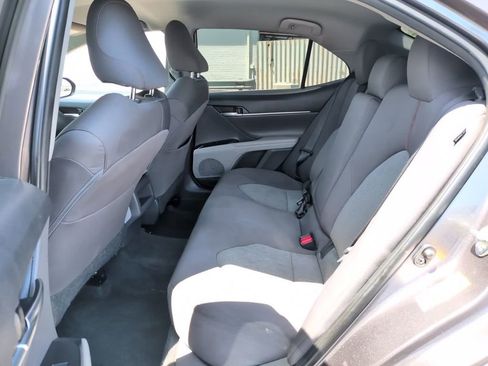 Used 2018 Toyota Camry LE FWD image 12