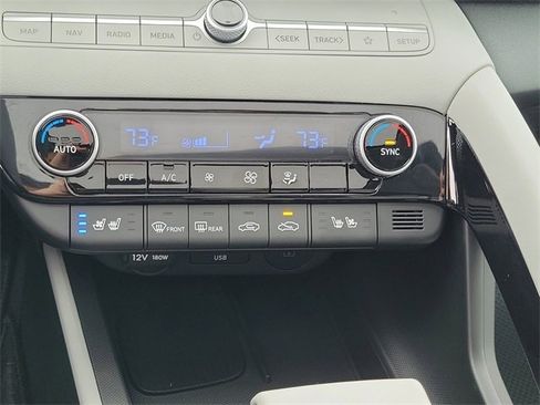 New 2025 Hyundai Elantra Limited image 11