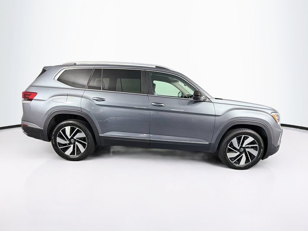 Used 2024 Volkswagen Atlas SEL AWD/4WD image 11