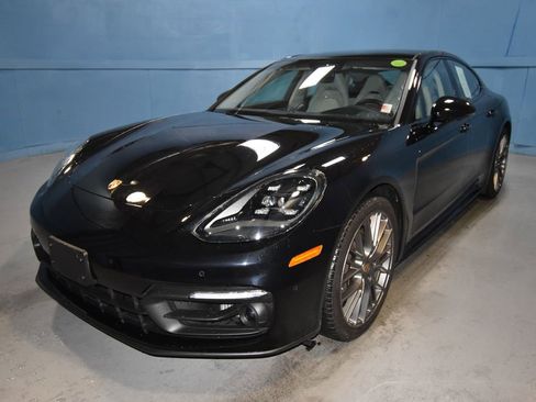 Used 2023 Porsche Panamera 4 Platinum Edition image 1