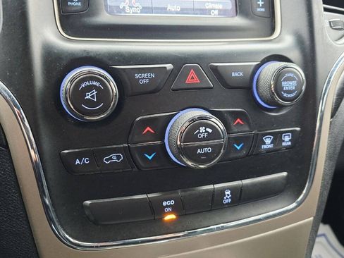Used 2014 Jeep Grand Cherokee Laredo AWD/4WD image 18