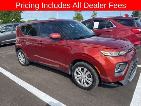 Used 2022 Kia Soul LX FWD image 3