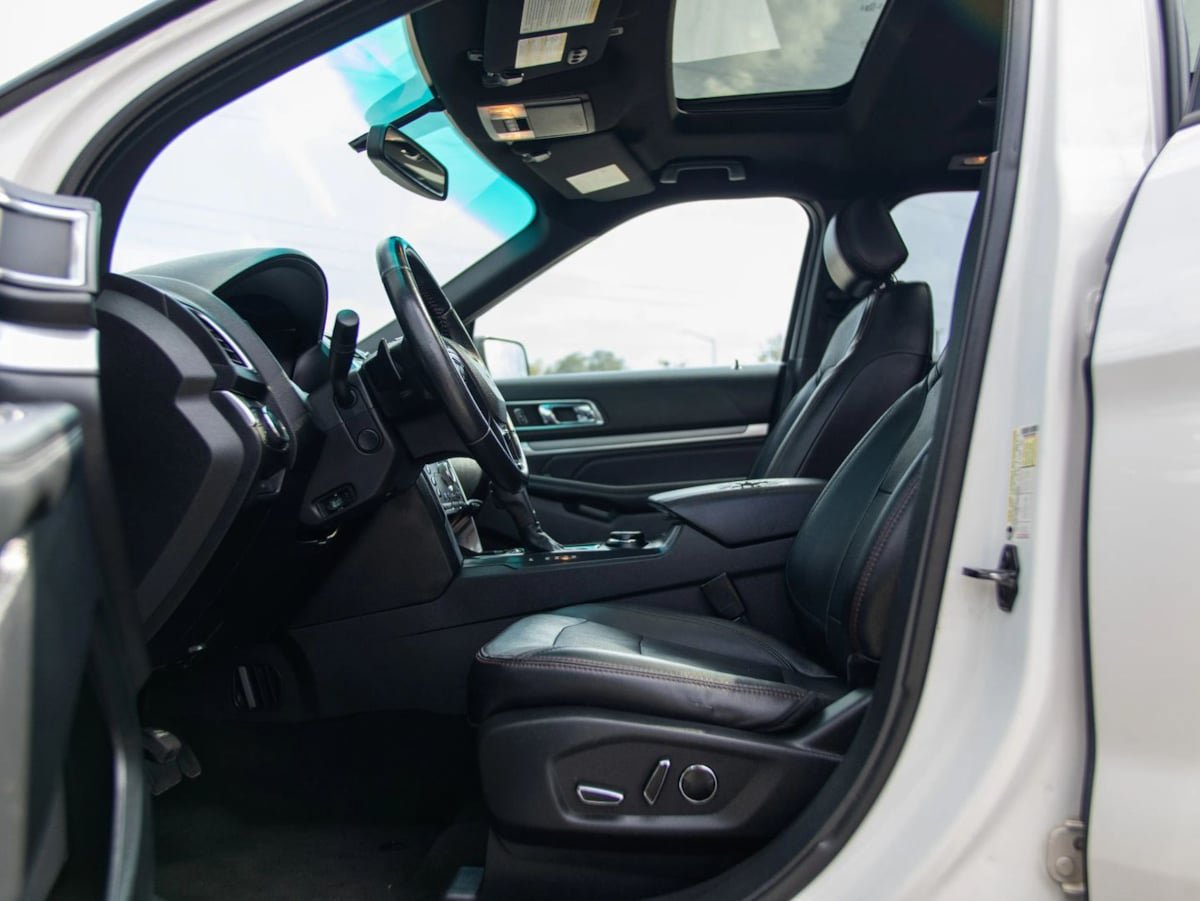 Used 2017 Ford Explorer Sport w/ Equipment Group 401A AWD/4WD image 18