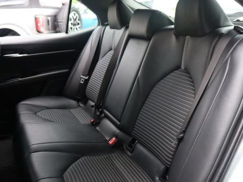 Used 2018 Toyota Camry SE FWD image 25