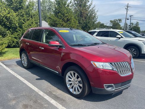 Used 2013 Lincoln MKX AWD image 3