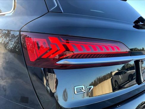 Used 2022 Audi Q7 Premium Plus image 29