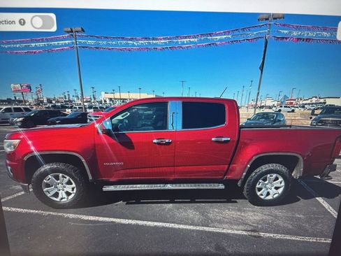 Used 2020 Chevrolet Colorado LT w/ LT Convenience Package image 3