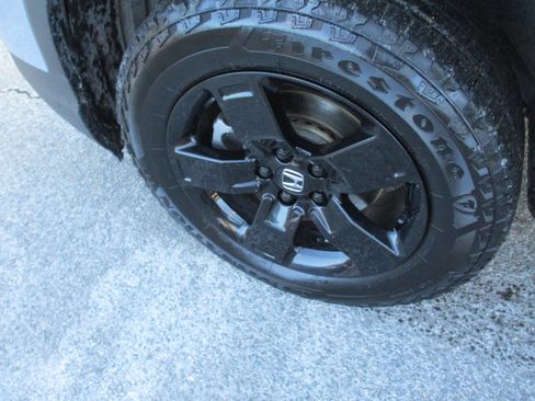 Certified 2024 Honda Ridgeline Black Edition image 9