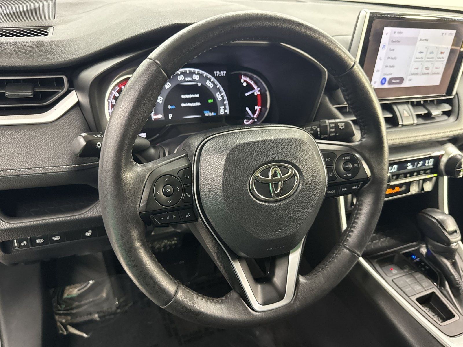 Used 2023 Toyota RAV4 XLE w/ Convenience Package AWD/4WD image 28