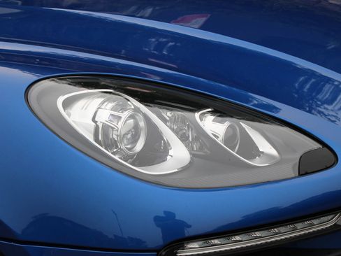 Used 2018 Porsche Macan Sport Edition AWD/4WD image 42