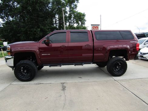 Used 2017 Chevrolet Silverado 2500 LT w/ LT Convenience Package AWD/4WD image 2