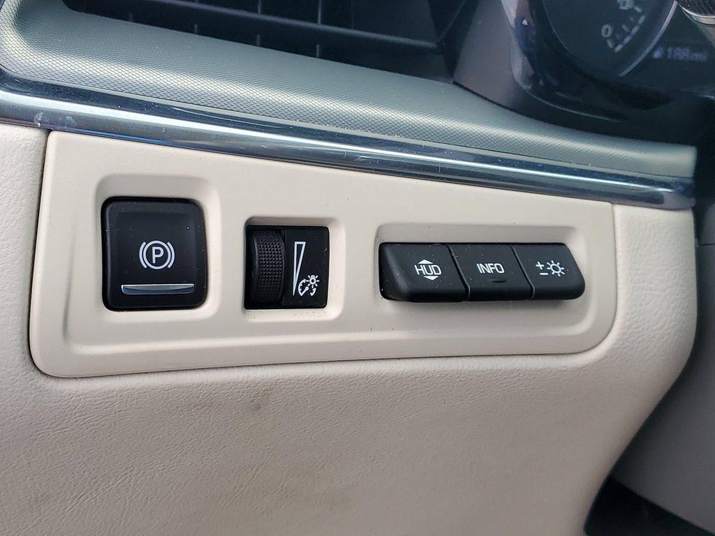 Used 2020 Cadillac XT5 Premium Luxury FWD image 22