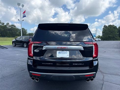 Used 2022 GMC Yukon Denali RWD image 4