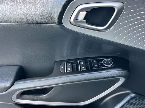 Used 2024 Kia Soul LX w/ Option Group 015 image 14