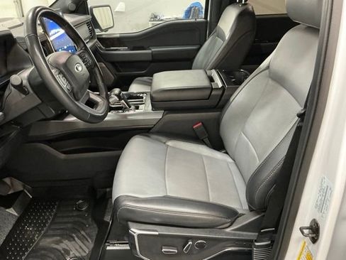 Used 2023 Ford F150 Lightning Lariat image 14