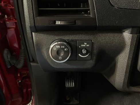 Used 2012 Chevrolet Traverse LT FWD image 23