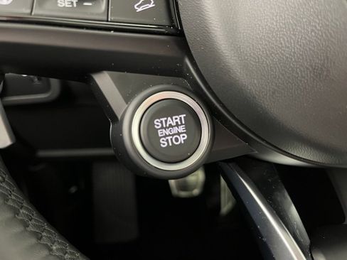Used 2025 Alfa Romeo Stelvio Sprint w/ Convenience Package image 25