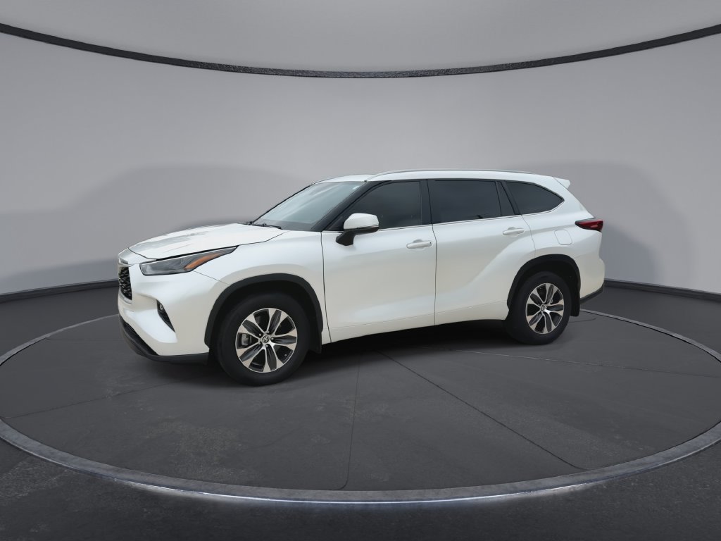Used 2023 Toyota Highlander XLE FWD image 5