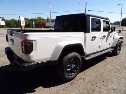 New 2026 Jeep Gladiator Sport