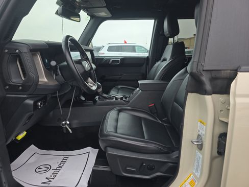 Used 2025 Ford Bronco Outer Banks image 7