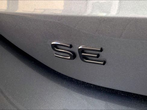 Used 2025 Volkswagen Tiguan SE R-Line AWD/4WD image 11