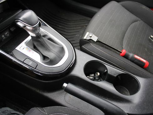 Used 2019 Kia Forte S image 23