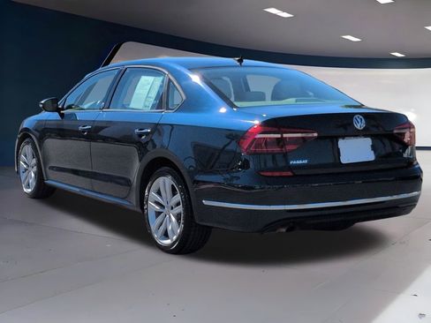 Used 2019 Volkswagen Passat 2.0T Wolfsburg w/ Wheels & Sunroof Package image 5