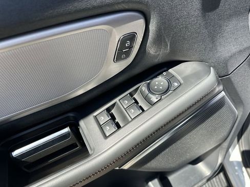 Used 2025 Ford Expedition Active AWD/4WD image 17